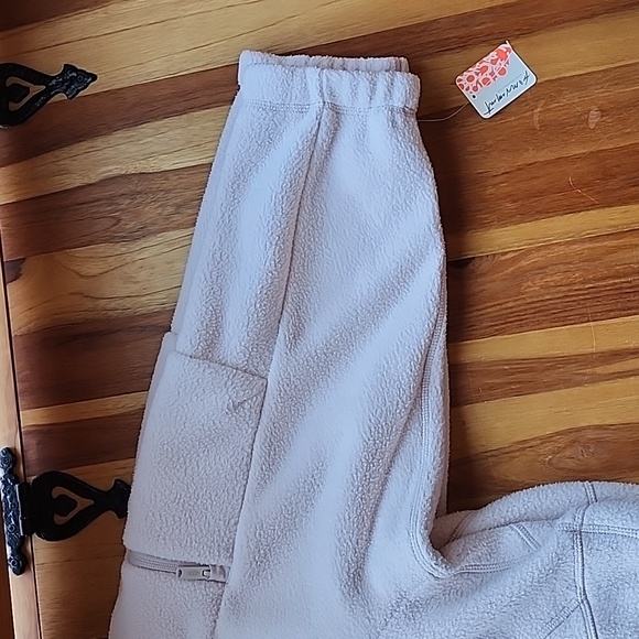 FP Movement Free People Wild and Free Pullover size L color is Cashmere / Cream - Picture 13 of 17